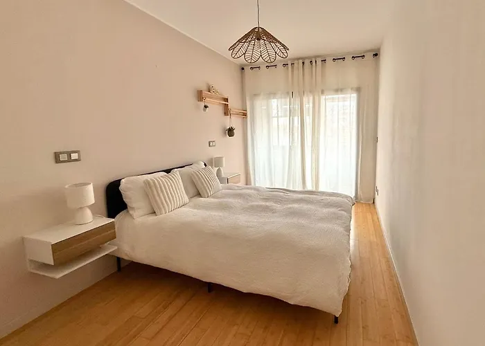 Апартаменты Cosy By The Кошта-да-Капарика